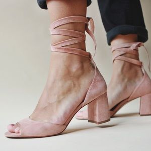 *ANN TAYLOR* Lace up pink suede block heel